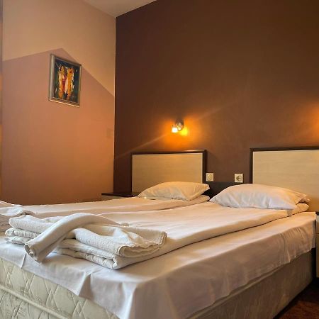 Hotel Victoria Dobriniste Kültér fotó