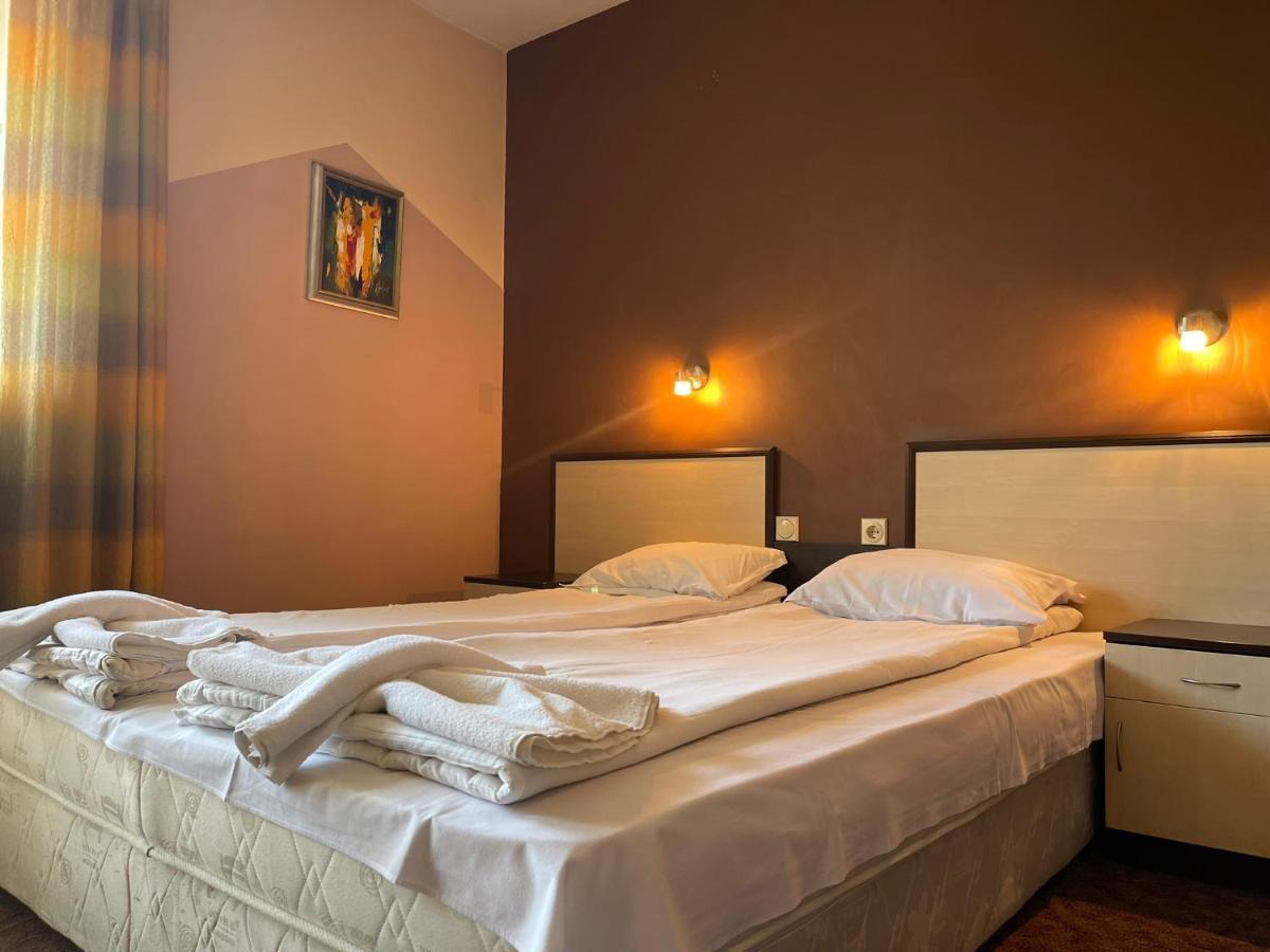 Hotel Victoria Dobriniste Kültér fotó