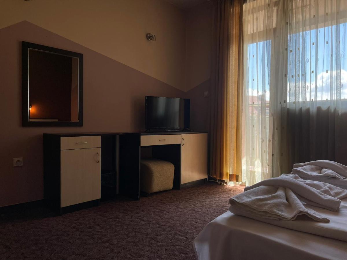Hotel Victoria Dobriniste Kültér fotó