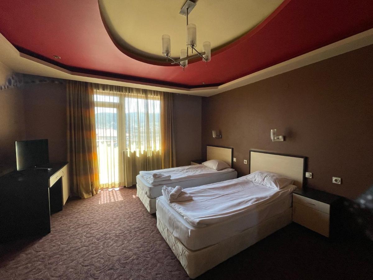 Hotel Victoria Dobriniste Kültér fotó