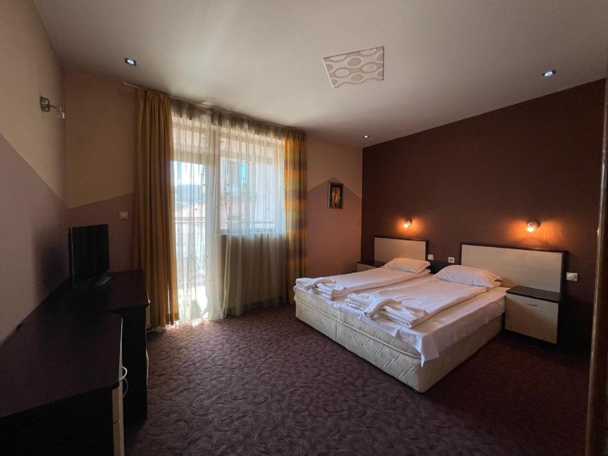 Hotel Victoria Dobriniste Kültér fotó